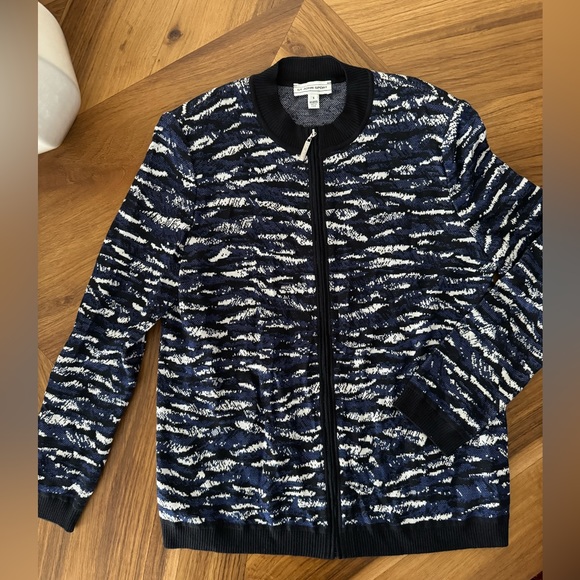 St. John Sweater - Picture 1 of 5